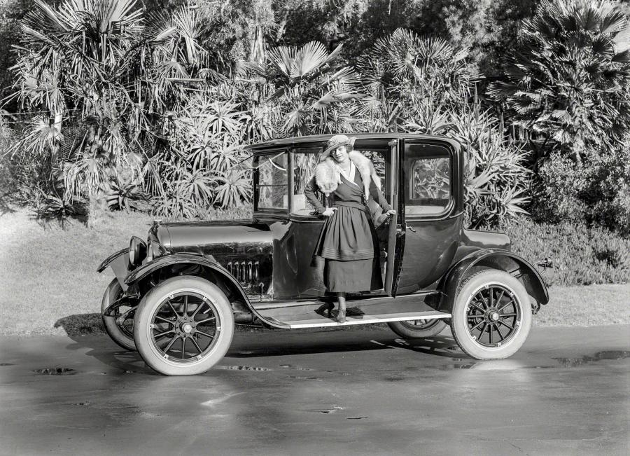 Velie Model Biltwel Coupe 3-Passenger '1915
